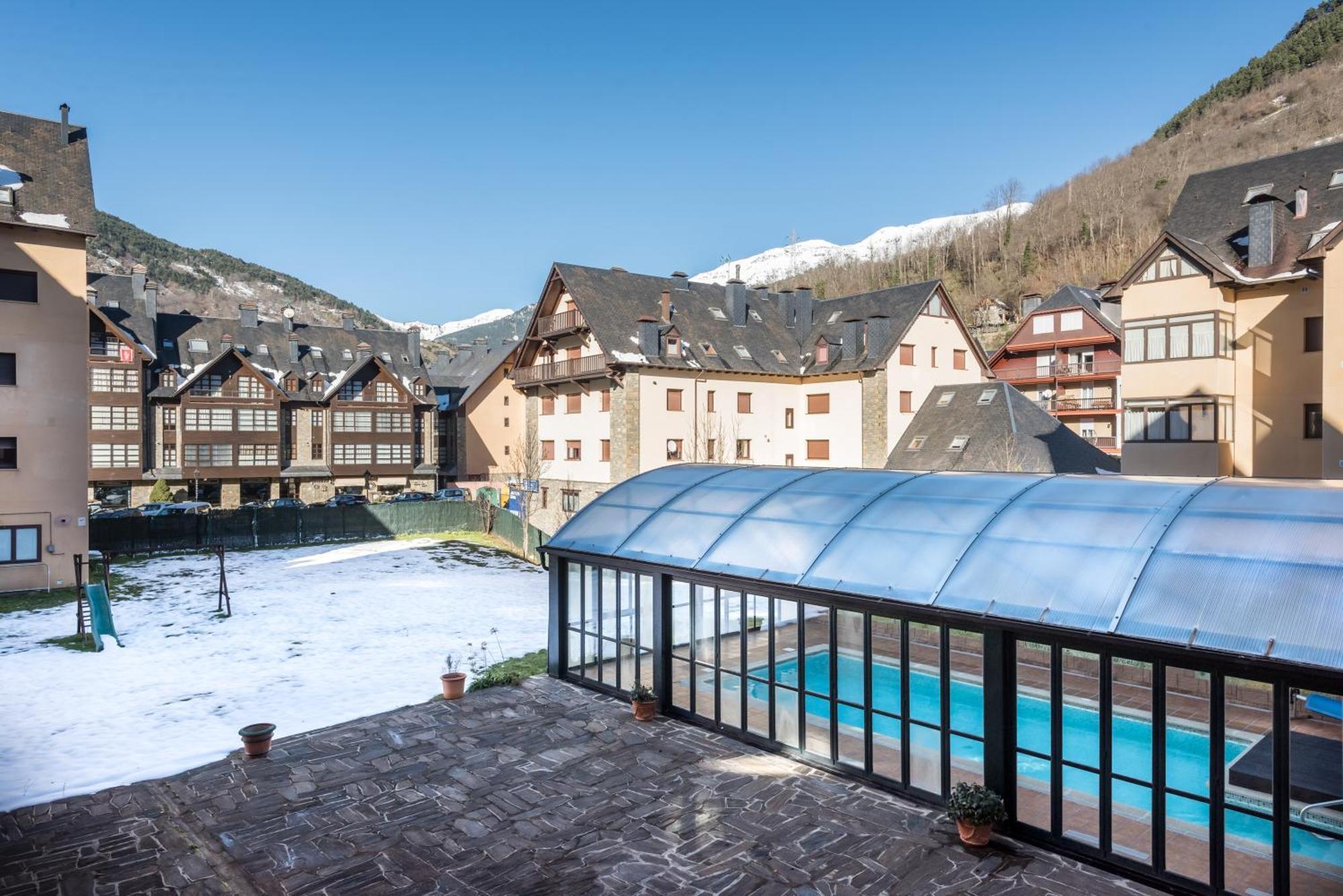 El Refugio De Aran Vielha Aparthotel Экстерьер фото